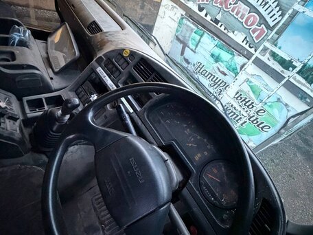 1989 Isuzu Giga (C-series), серый, 1500000 рублей, вид 4