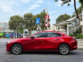 2023 Mazda 3 Axela IV (BP), красный, 1430123 рублей, вид 4