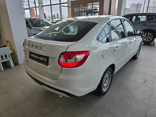 2026 Lada (ВАЗ) Granta I Рестайлинг, белый, 1098000 рублей, вид 4