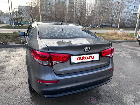 2016 Kia Rio III Рестайлинг, серый, 1100000 рублей - вид 3