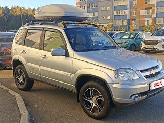 2011 Chevrolet Niva I Рестайлинг, серебристый, 430000 рублей, вид 5