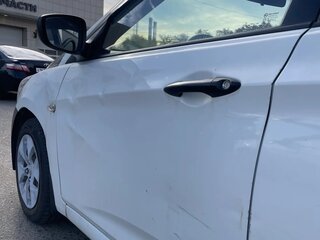 2014 Hyundai Solaris I Рестайлинг, белый, 600000 рублей, вид 5