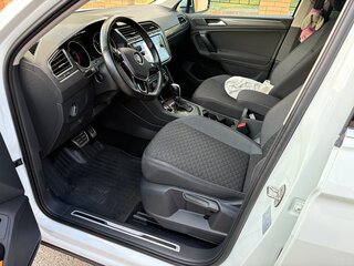 2018 Volkswagen Tiguan II, белый, 1890000 рублей, вид 5