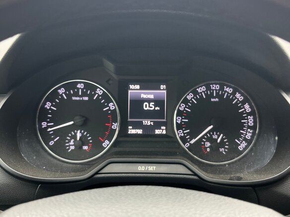 2017 Skoda Octavia III (A7), коричневый, 1450000 рублей - вид 5