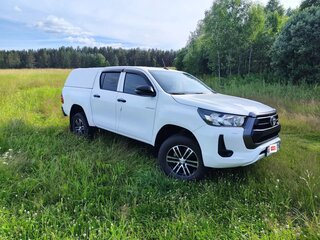 2020 Toyota Hilux VIII Рестайлинг 2, белый, 4700000 рублей, вид 2