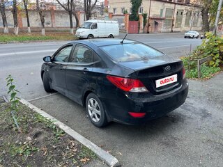2012 Hyundai Solaris I, чёрный, 600000 рублей, вид 3
