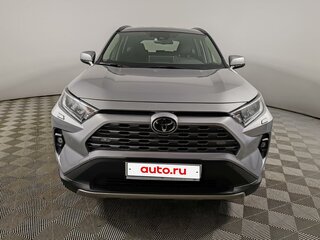 2025 Toyota RAV4 V (XA50), серебристый, 5490000 рублей, вид 2