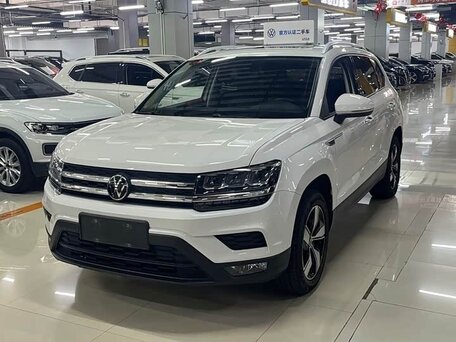 Volkswagen Tharu I