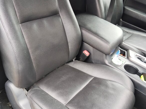 2012 Toyota Sequoia II, чёрный - вид 10
