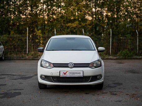 2015 Volkswagen Polo V, белый, 777000 рублей, вид 3