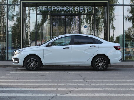 2024 Lada (ВАЗ) Vesta I Рестайлинг (NG), белый, 1349000 рублей, вид 2