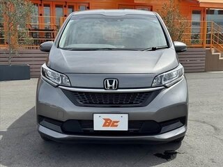 2022 Honda Freed II Рестайлинг, серебристый, 1389666 рублей, вид 2