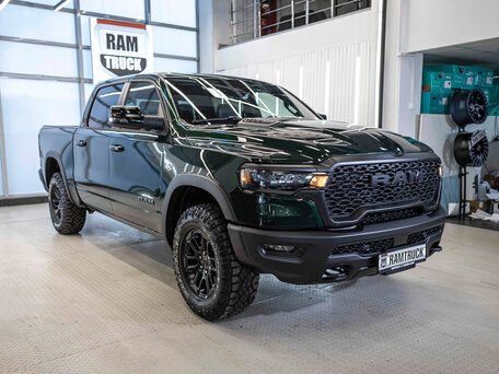 2026 Ram 1500 Crew Cab eTorque V Рестайлинг, зелёный, 10382163 рублей, вид 4