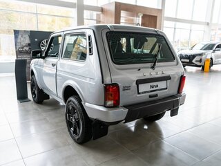 2026 Lada (ВАЗ) Niva Legend I Рестайлинг, серебристый, 1385000 рублей, вид 2