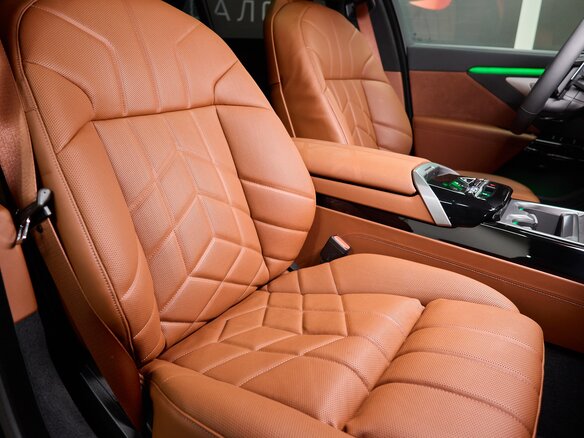 2026 BMW 7 серии 740 xDrive VII (G70) Рестайлинг, зелёный, 27790000 рублей - вид 19