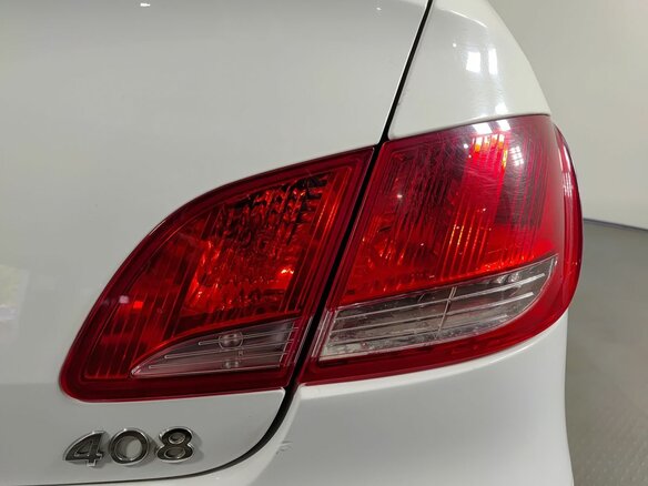2012 Peugeot 408 I, белый, 329850 рублей - вид 8