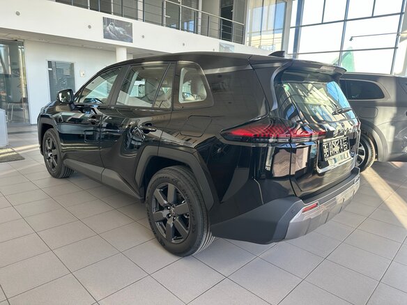 2026 Toyota RAV4 VI (XA60), чёрный, 4020000 рублей - вид 4