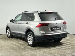 2020 Volkswagen Tiguan II, серый, 2370000 рублей, вид 2