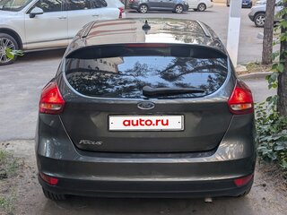2017 Ford Focus III Рестайлинг, серый, 890000 рублей, вид 4