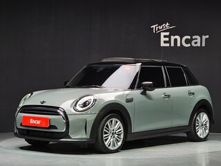 2022 Mini Hatch Cooper III (F55/F56) Рестайлинг 2, бежевый, 1870000 рублей, вид 1