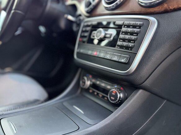 2015 Mercedes-Benz GLA 250 I (X156), белый, 1550000 рублей - вид 8