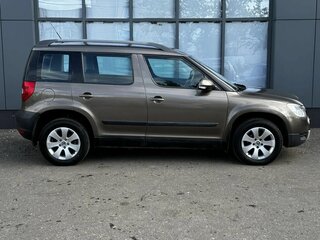 2010 Skoda Yeti I, коричневый, 521226 рублей, вид 4