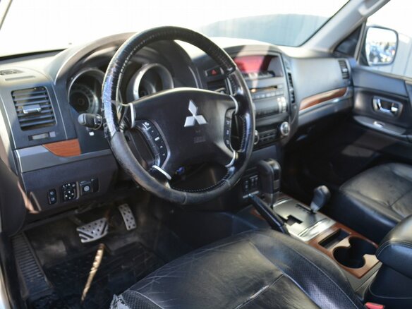 2007 Mitsubishi Pajero IV, чёрный, 1199888 рублей - вид 10