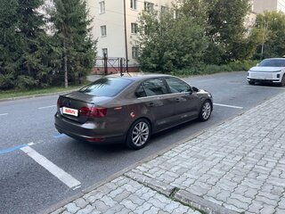 2012 Volkswagen Jetta VI, коричневый, 910000 рублей, вид 2