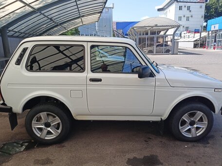 2024 Lada (ВАЗ) Niva Legend Euro-2 I, белый, 780000 рублей, вид 2
