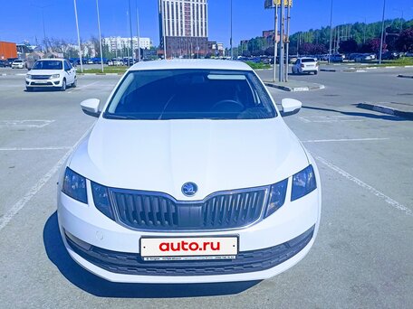 2018 Skoda Octavia III (A7) Рестайлинг, белый, 1440000 рублей, вид 1