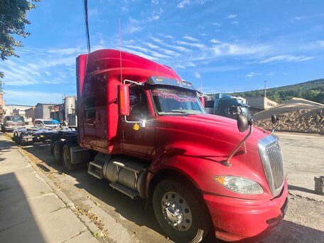 2009 International ProStar, красный, 3050000 рублей, вид 2