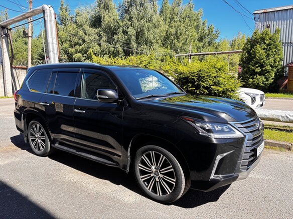 2020 Lexus LX 570 III Рестайлинг 2, чёрный, 8900000 рублей