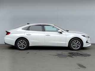 2020 Hyundai Sonata VIII (DN8), белый, 1850000 рублей, вид 4