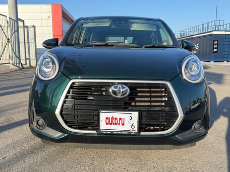 2021 Toyota Passo III Рестайлинг, зелёный, 945000 рублей, вид 1
