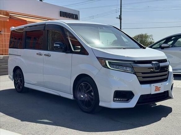 2022 Honda Stepwgn Spada V Рестайлинг, белый, 1610888 рублей - вид 2