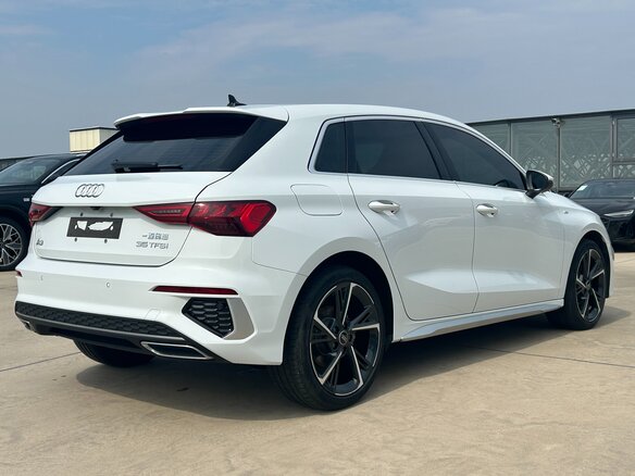2022 Audi A3 Sportback 35 TFSI IV (8Y), белый, 2638000 рублей - вид 5