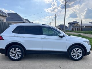 2021 Volkswagen Tiguan II Рестайлинг, белый, 2515000 рублей, вид 4