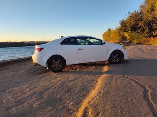 2010 Kia Cerato Koup II, белый, 450000 рублей, вид 4