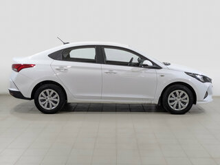 2022 Hyundai Solaris II Рестайлинг, белый, 1690000 рублей, вид 4