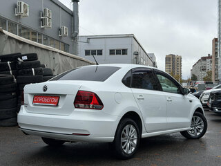 2016 Volkswagen Polo V Рестайлинг, белый, 899000 рублей, вид 4
