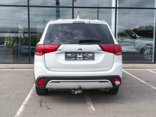 2020 Mitsubishi Outlander III Рестайлинг 3, белый, 1959000 рублей, вид 5