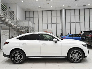 2025 Mercedes-Benz GLC Coupe 300 II (C254), белый, 8300000 рублей, вид 4