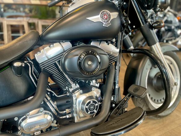 2011 Harley-Davidson Fat Boy, чёрный, 1250000 рублей - вид 11