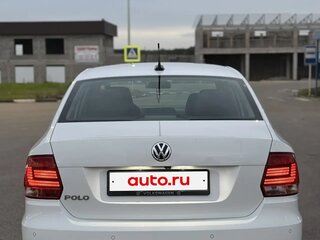 2018 Volkswagen Polo V Рестайлинг, белый, 1220000 рублей, вид 4