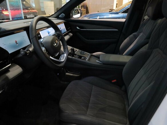 2026 Geely Monjaro I Рестайлинг, белый, 4954990 рублей - вид 8