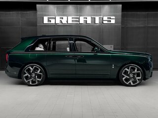 2026 Rolls-Royce Cullinan Black Badge I Рестайлинг (Series II), зелёный, 73000000 рублей, вид 4