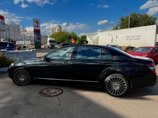 2006 Mercedes-Benz S-Класс 550 V (W221), чёрный, 950000 рублей, вид 2