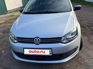2013 Volkswagen Polo V, серебристый, 550000 рублей, вид 2
