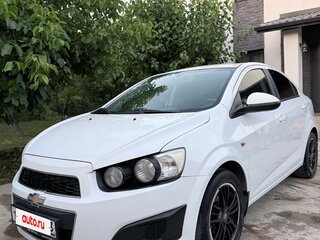 2013 Chevrolet Aveo II, белый, 468000 рублей, вид 2