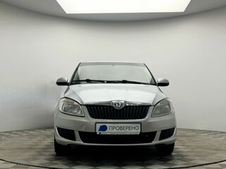 2010 Skoda Fabia II Рестайлинг, серебристый, 348000 рублей, вид 2